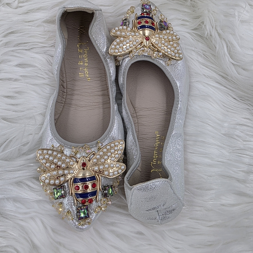 NEW Jeweled Bee Embellished Silver Glitter Foldable Pointed Toe Flats - Picture 4 of 9